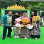 Momen bersama keluarga.